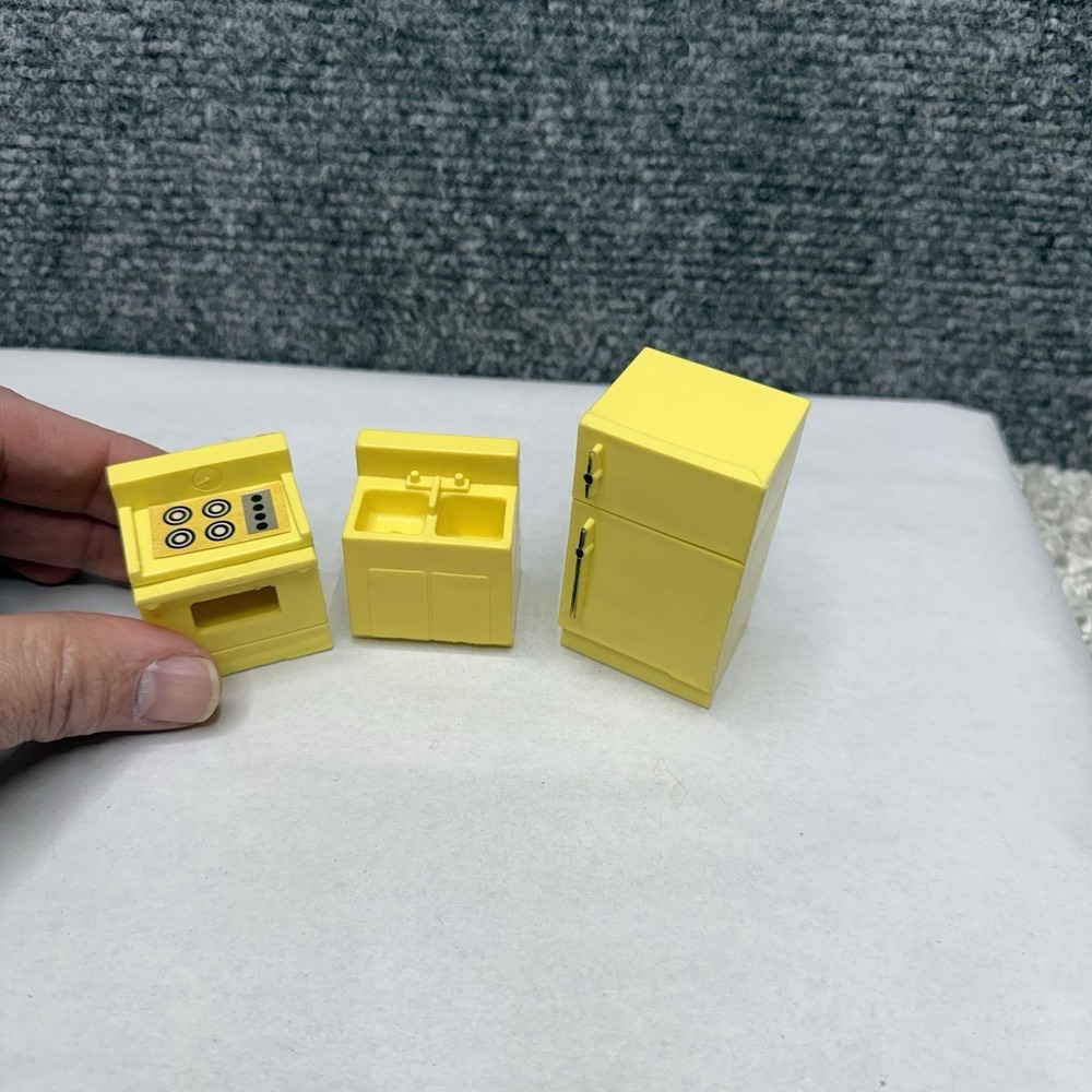 Vintage Fisher Price dollhouse miniature furniture kitchen fridge sing stove lot - Picture 8 of 10